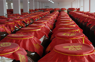 上萬(wàn)噸新酒庫(kù)存